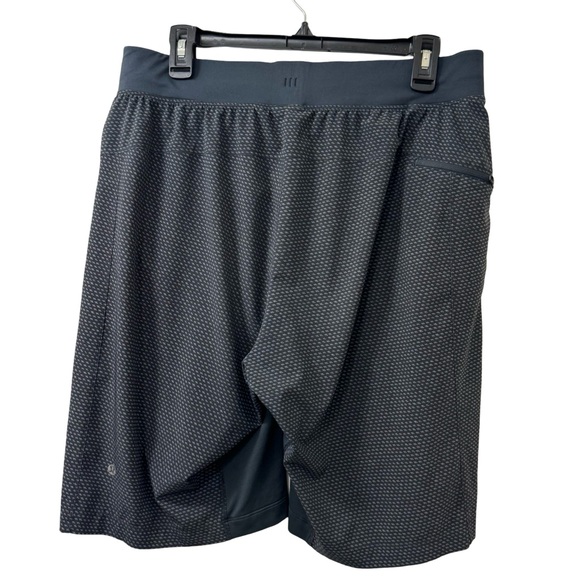 Lululemon T.H.E. Short Linerless 9" in Grey Blue Men’s Large - Picture 3 of 5